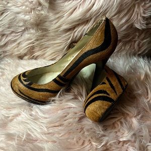 You can never go wrong with animal print!!